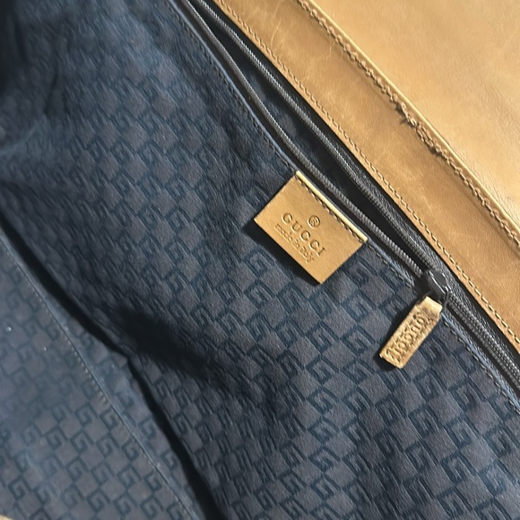 Gucci Shoulder Bag - Picture 15 of 16